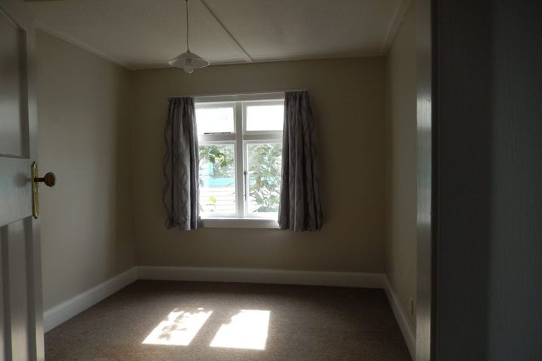 Photo of property in 20 Queens Drive, Kilbirnie, Wellington, 6022