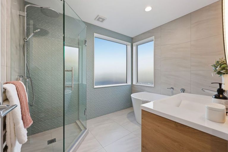 Photo of property in 50 Bleakhouse Road, Howick, Auckland, 2014