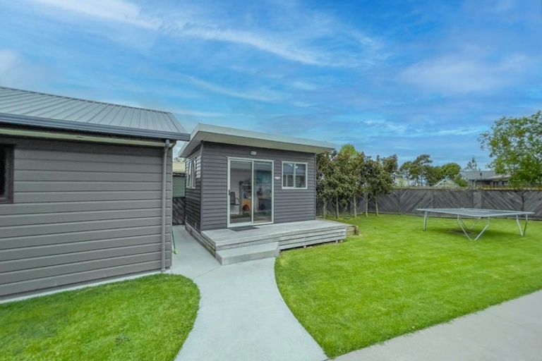 Photo of property in 17 Miller Place, Ngatea, 3503