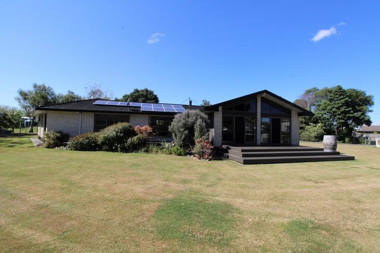 Photo of property in 10 Smith Street, Dannevirke, 4930