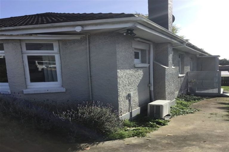 Photo of property in 1/3185 Great North Road, New Lynn, Auckland, 0600