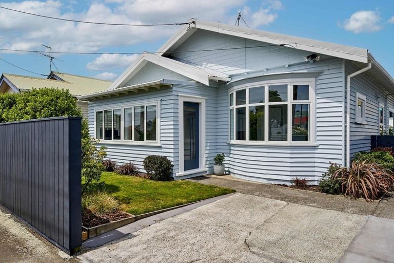 Photo of property in 132 Rongotai Road, Kilbirnie, Wellington, 6022