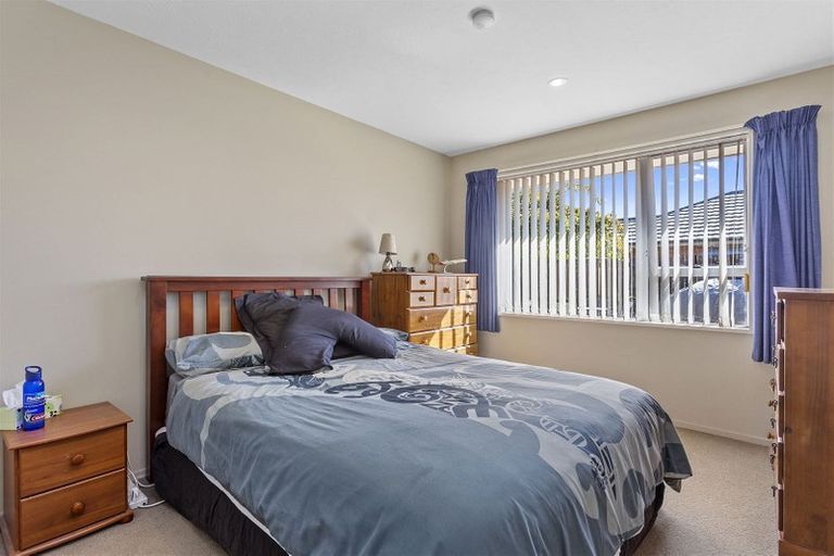 Photo of property in 3/35 Tyrone Street, Belfast, Christchurch, 8051