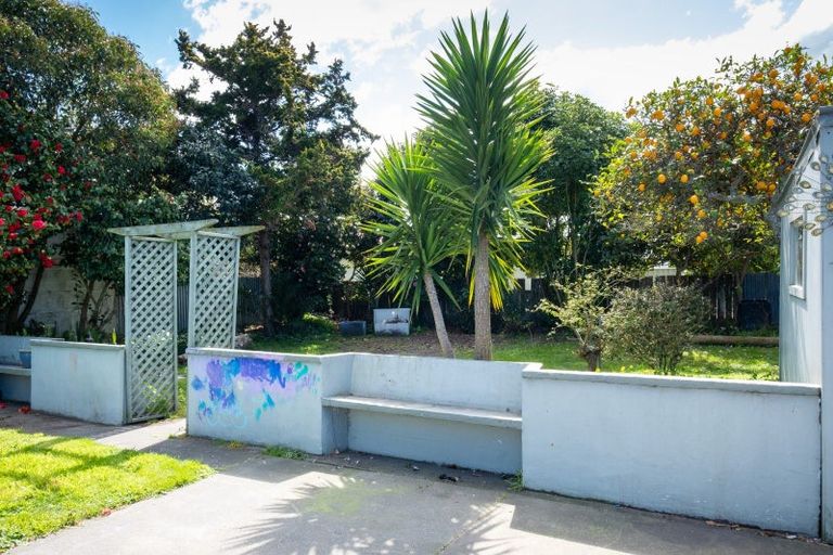 Photo of property in 23 Logan Avenue, Marewa, Napier, 4110