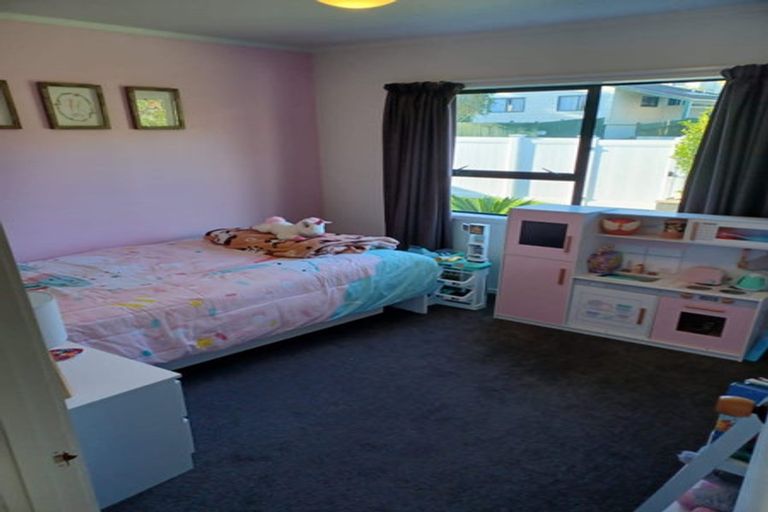 Photo of property in 45 Gatman Street, Birkdale, Auckland, 0626