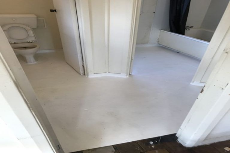 Photo of property in 16 Egmont Street, Castlecliff, Whanganui, 4501