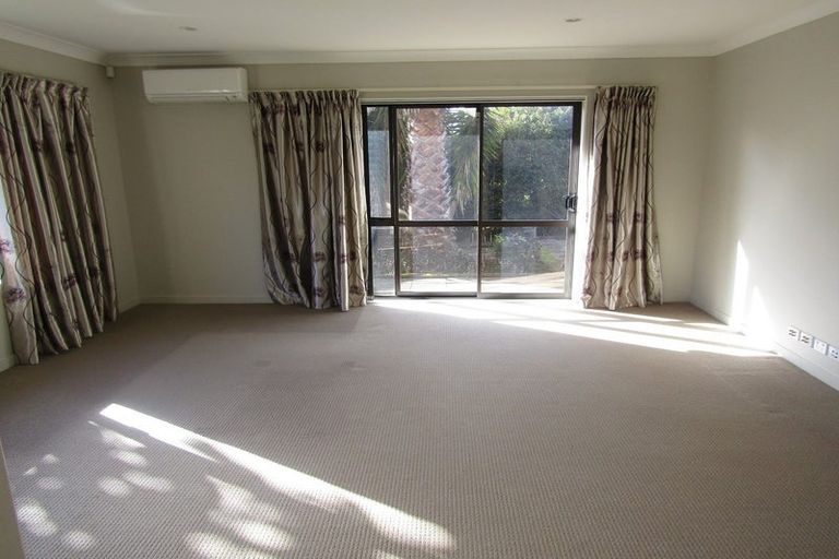 Photo of property in 9 Laurel Oak Drive, Schnapper Rock, Auckland, 0632