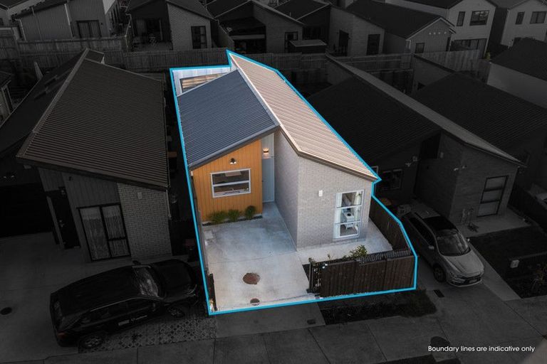 Photo of property in 37 Puwha Street, Massey, Auckland, 0614