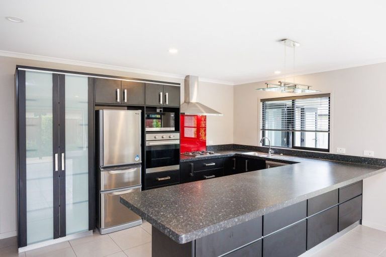 Photo of property in 35 Pegasus Place, Kelvin Grove, Palmerston North, 4414
