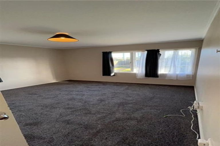 Photo of property in 12 Strid Road, Te Atatu South, Auckland, 0610
