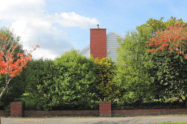 Photo of property in 4 Longmuir Street, Ilam, Christchurch, 8041