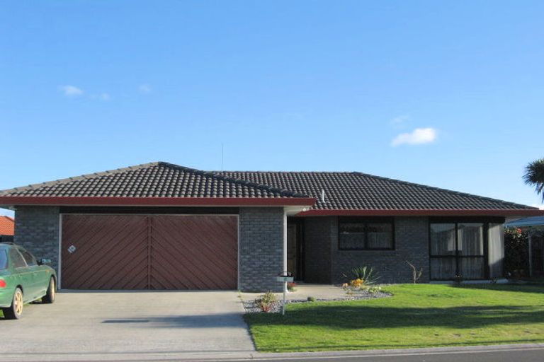 Photo of property in 15 James Henry Avenue, Papamoa Beach, Papamoa, 3118