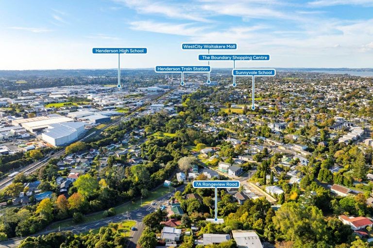 Photo of property in 1/7 Rangeview Road, Sunnyvale, Auckland, 0612