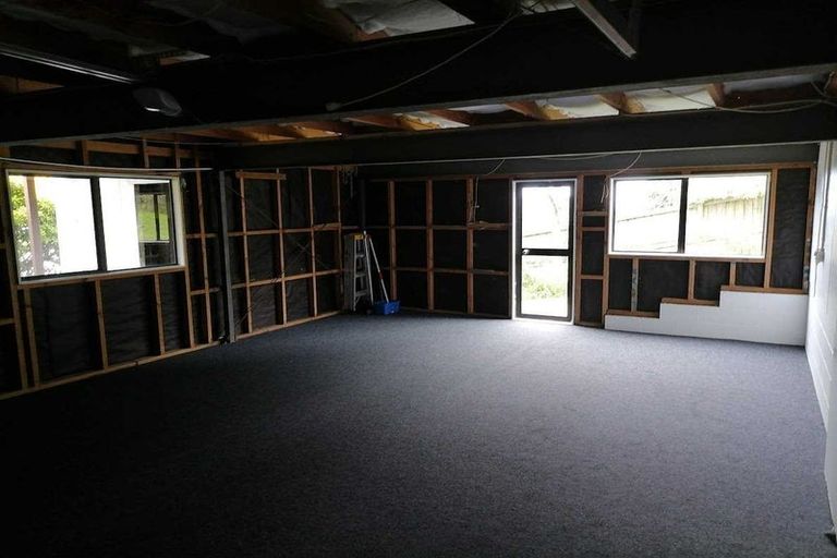 Photo of property in 1/11 Cambric Place, Botany Downs, Auckland, 2010