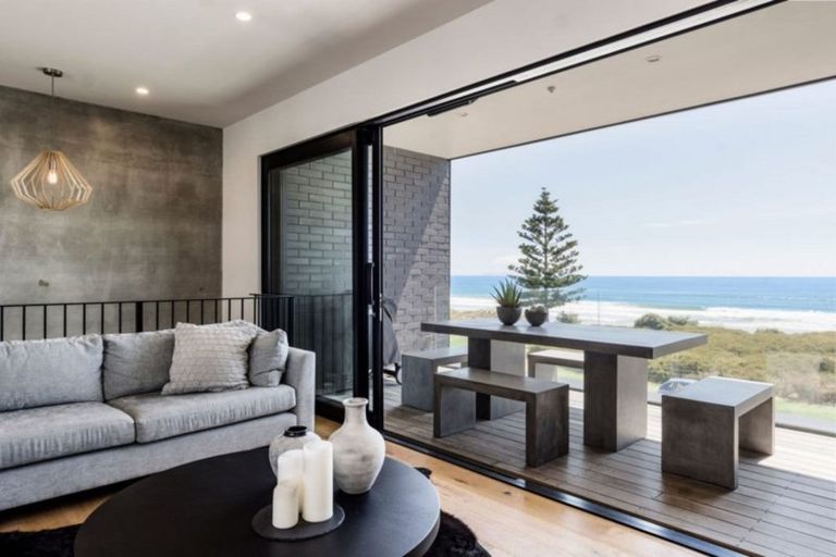 Photo of property in 211 Marine Parade, Mount Maunganui, 3116