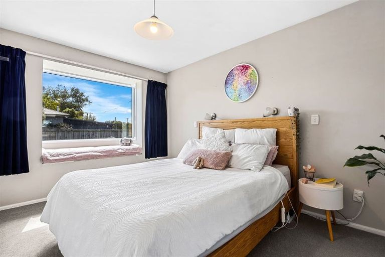 Photo of property in 122 Aorangi Road, Bryndwr, Christchurch, 8053