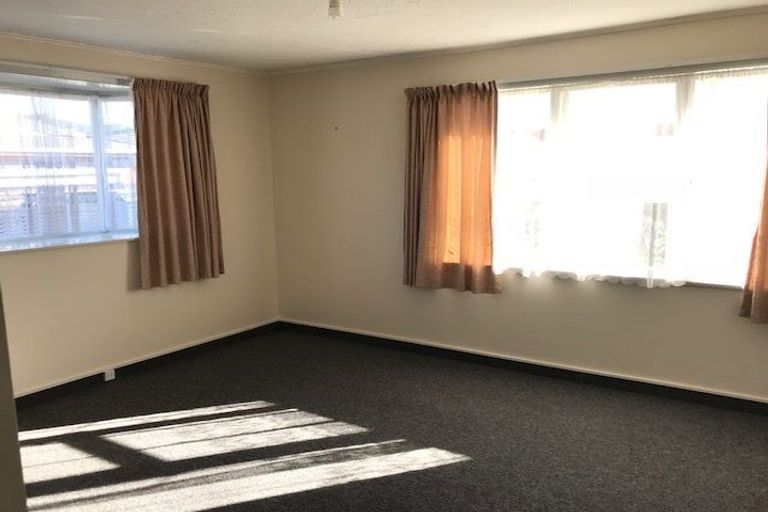 Photo of property in 976 High Street, Avalon, Lower Hutt, 5011