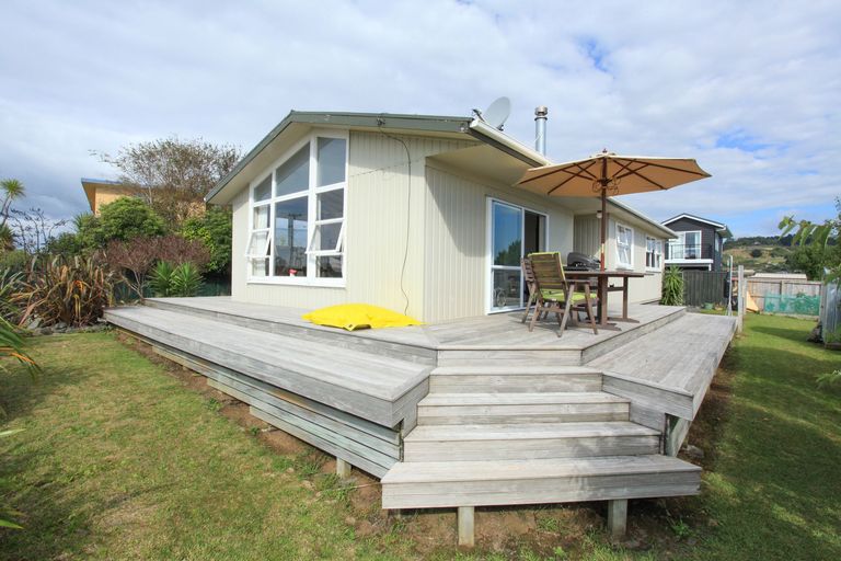 Photo of property in 6 Manukau Road, Raglan, 3225