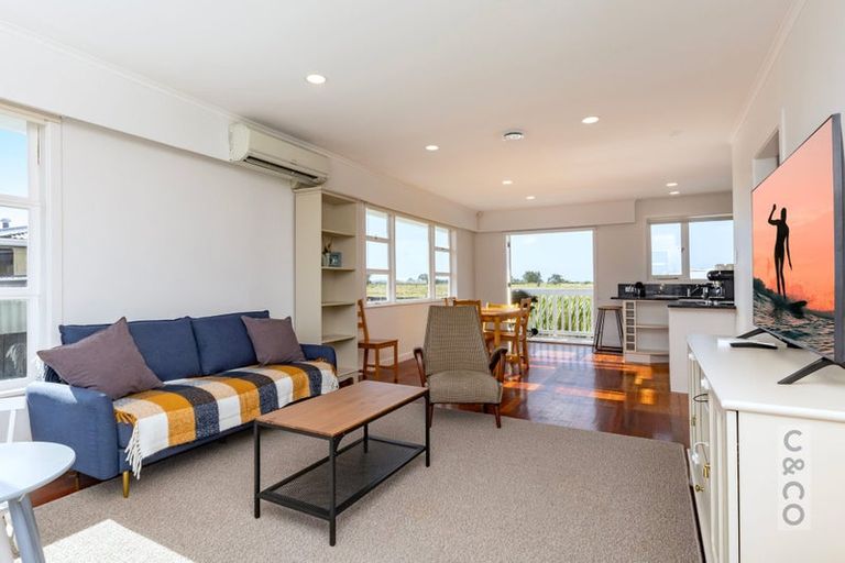 Photo of property in 15a Springs Road, Parakai, 0830