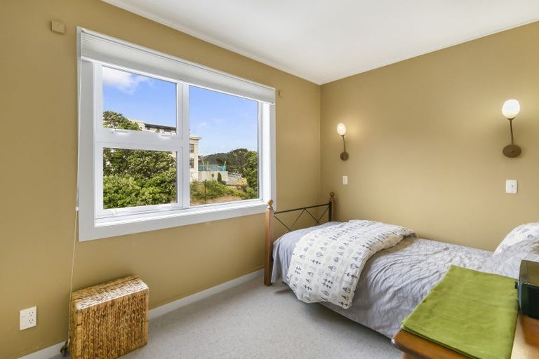Photo of property in Landscape Apartments, 123-125 Austin Street, Mount Victoria, Wellington, 6011