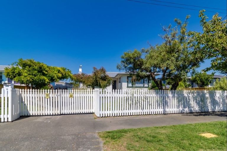 Photo of property in 13 Hurst Avenue, Maraenui, Napier, 4110