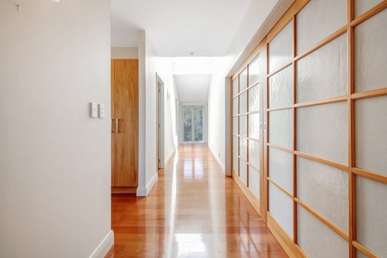 Photo of property in 52 Balboa Drive, Matakatia, Whangaparaoa, 0930