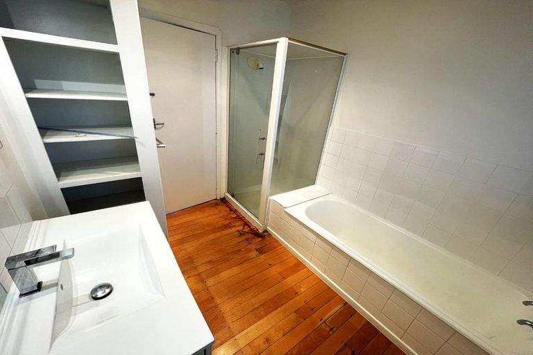 Photo of property in 14a Albert Road, Kelston, Auckland, 0602