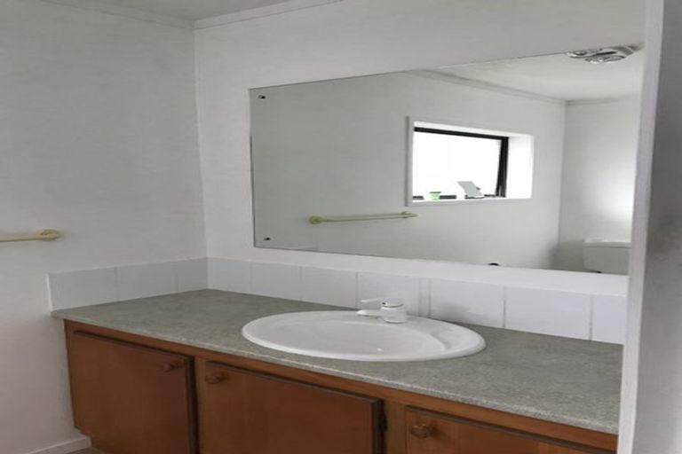 Photo of property in 197 Vipond Road, Stanmore Bay, Whangaparaoa, 0932