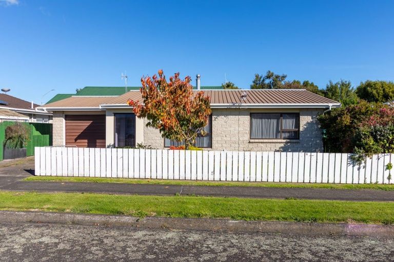 Photo of property in 28b Pollen Street, Woodville, 4920