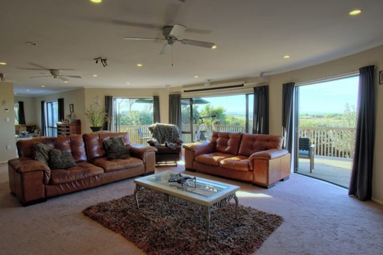 Photo of property in 17 Bell Street, Clive, 4102