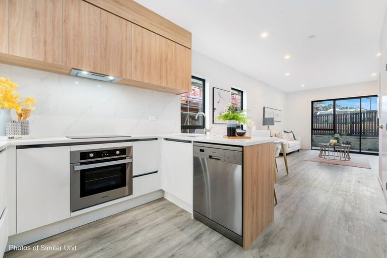 Photo of property in 18 Papatahi Lane, Flat Bush, Auckland, 2019