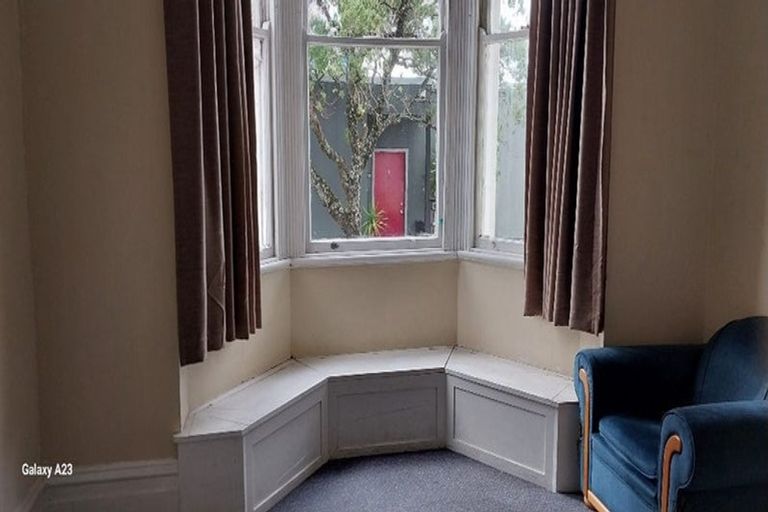 Photo of property in 17a Everton Terrace, Kelburn, Wellington, 6012