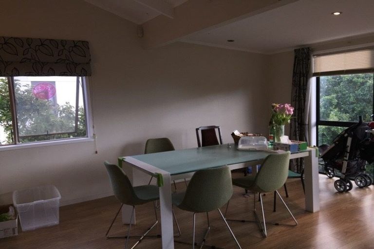 Photo of property in 6 Longwood Place, Forrest Hill, Auckland, 0620