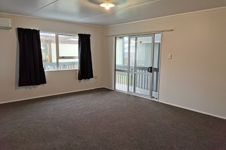 Photo of property in 126 George Street, Hikurangi, 0114