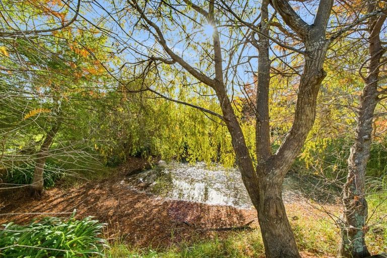 Photo of property in 2257 South Head Road, South Head, Helensville, 0874