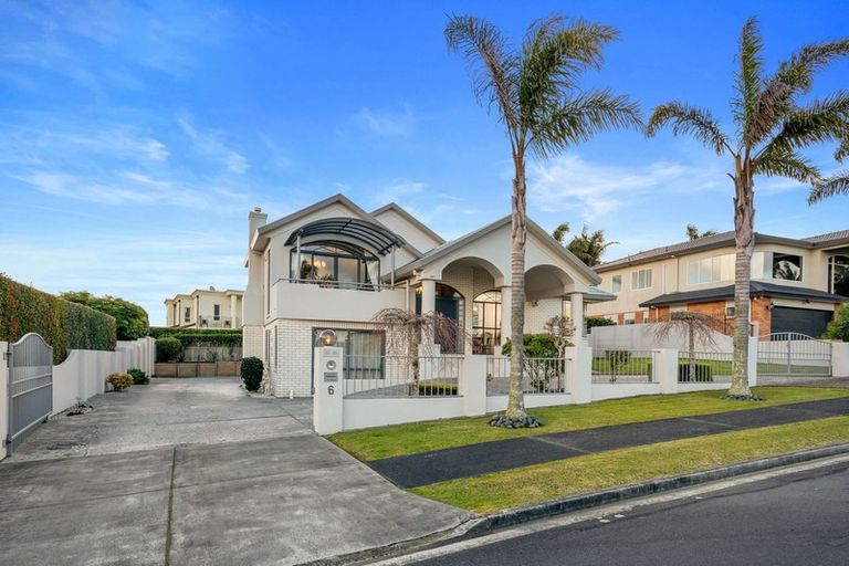 Photo of property in 6 Courtneys, West Harbour, Auckland, 0618