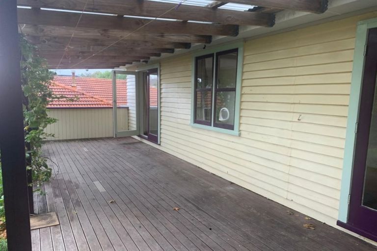 Photo of property in 727 Swanson Road, Swanson, Auckland, 0612