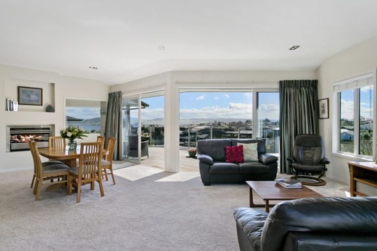 Photo of property in 18 Botanical Heights Drive, Waipahihi, Taupo, 3330