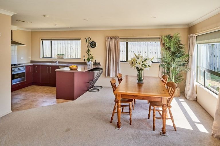 Photo of property in 9 Aspiring Terrace, Aotea, Porirua, 5024