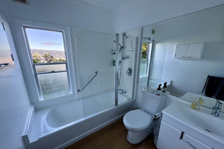 Photo of property in 38 Robieson Street, Roseneath, Wellington, 6011