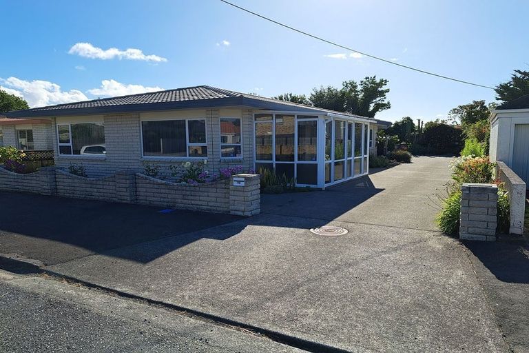 Photo of property in 148 Tukapa Street, Westown, New Plymouth, 4310