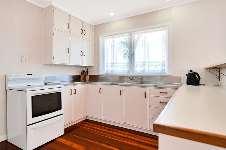 Photo of property in 78a Wharf Road, Te Atatu Peninsula, Auckland, 0610