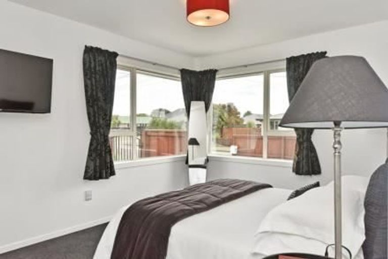 Photo of property in 1/37 Santa Rosa Avenue, Halswell, Christchurch, 8025