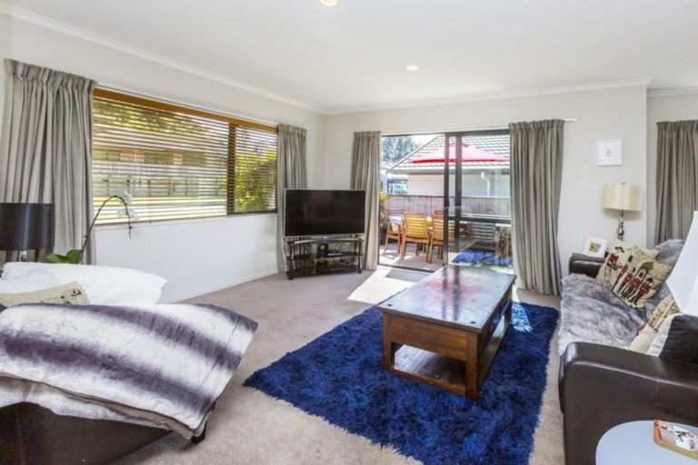 Photo of property in 3 Aragon Grove, Kingsley Heights, Upper Hutt, 5018