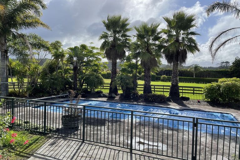 Photo of property in 136 Oraha Road, Kumeu, 0892