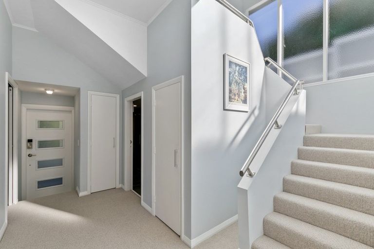 Photo of property in 22 Fairview Crescent, Kelburn, Wellington, 6012