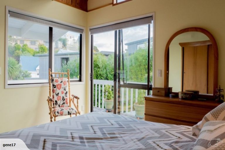 Photo of property in 21 Du Fresne Place, Russell, 0202