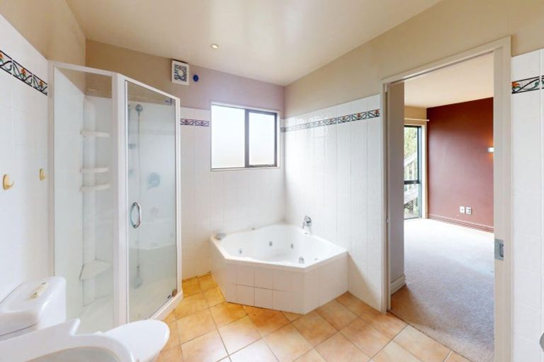 Photo of property in 14 Palliser Road, Roseneath, Wellington, 6011