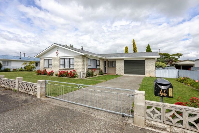 Photo of property in 44 Allardice Street, Dannevirke, 4930