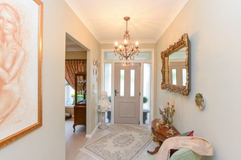 Photo of property in Heynes Place, 16 Heynes Place, Clive, 4102